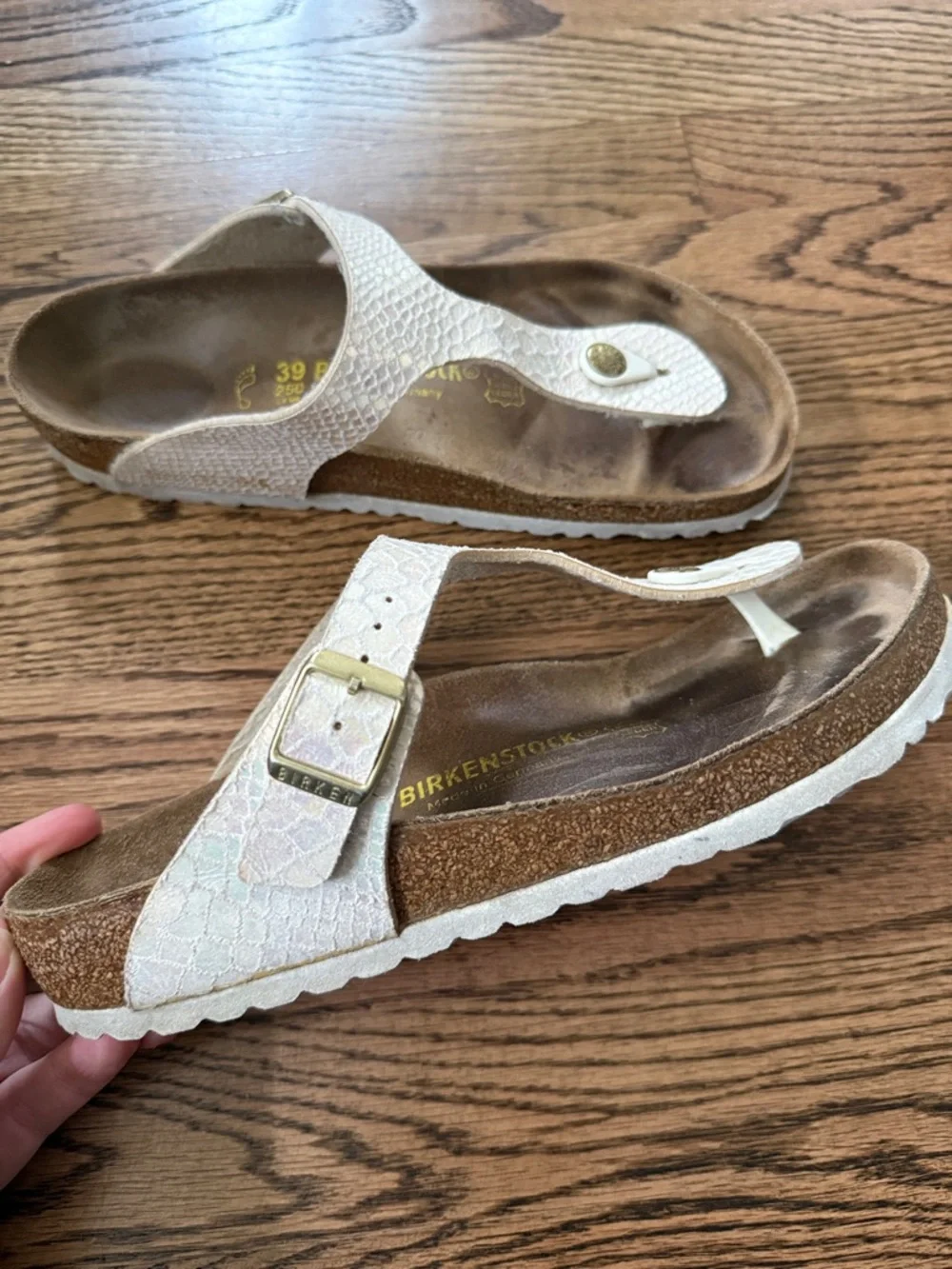 Birkenstock Gizeh Women's Thong Sandal - White Snake Print Size 39 - Picture 4 of 5